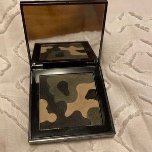 Burberry eye shadow palette